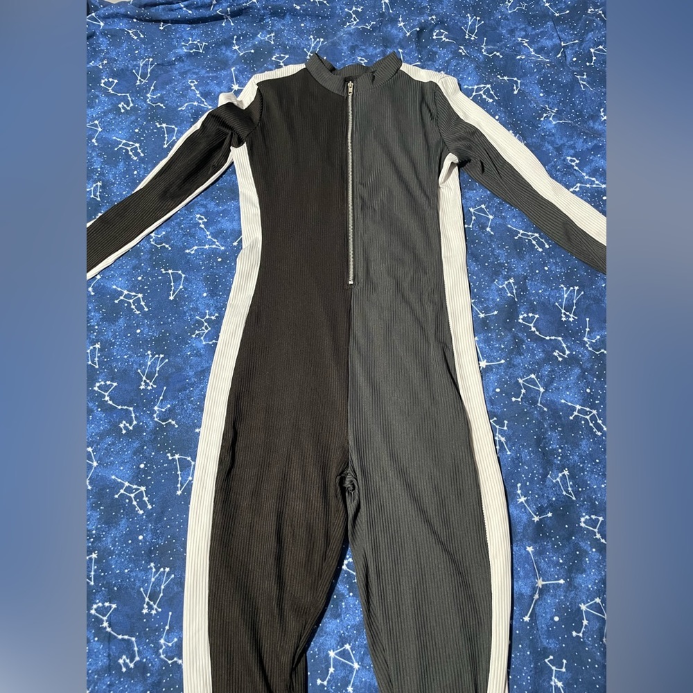 Black and white colorblock zip up ribbed body suit SIZE LARGE